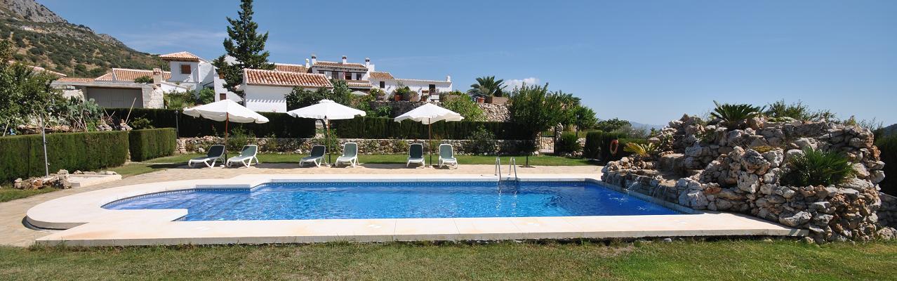Our six lovely apartments for 1-3 persons in a restored Andalusian farmhouse with views to the Viuela lake