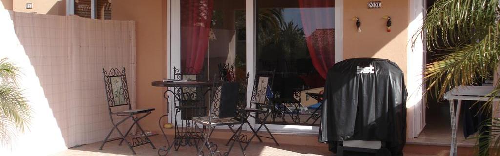 Our nice apartment right in front of the pool in our great villa with sea views
