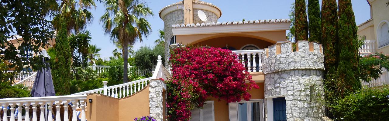 Our fantastic villa with your own tower, private pool and the perfect location close to the beach